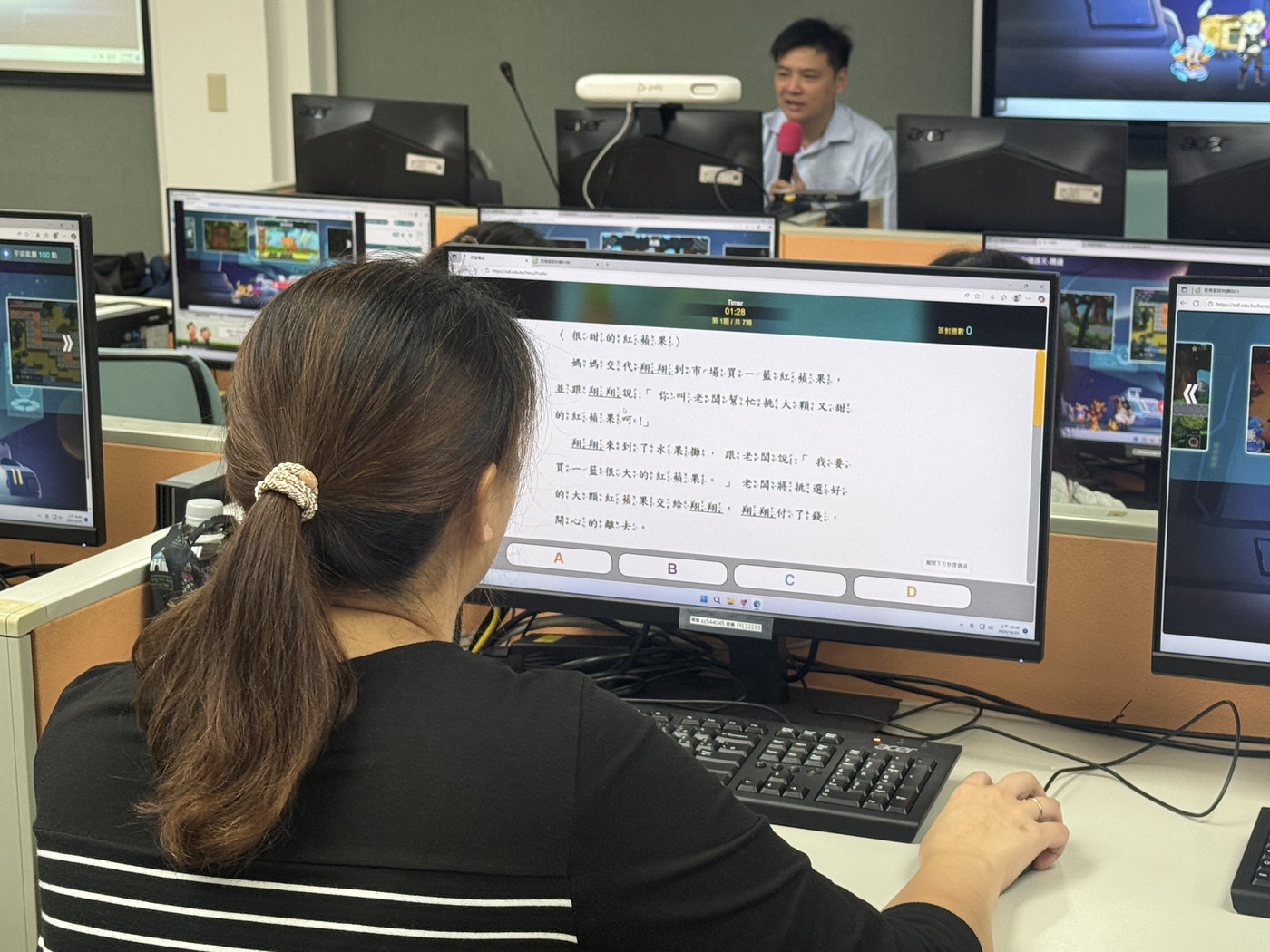 家長參與「宣講講座活動」實作數位平臺 ，親身體驗孩子自主學習的重點與樂趣。