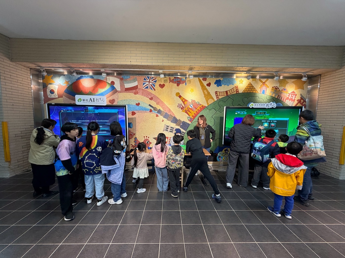 親子共同挑戰「新北星聯盟」闖關任務，在遊戲中輕鬆建立數位素養。