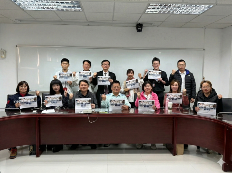議會AI科技教育專題報告與五審議員大合影