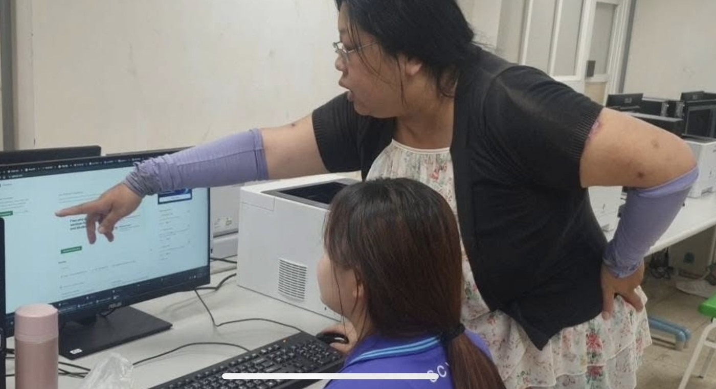 4三重商工謝佳儒老師教導學生優化與上架AI遊戲網站