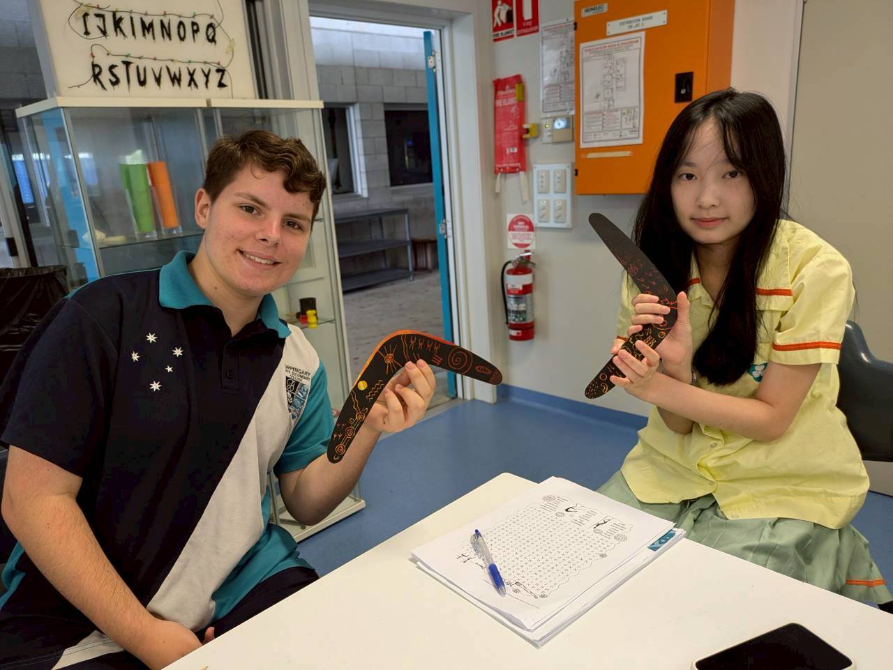 今年10月由新北高中學生前往昆士蘭Burpengary State Secondary College，親手製作迴力鏢體驗STEAM課程。