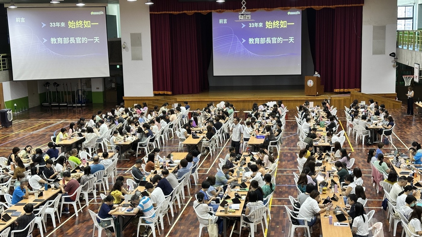 張明文局長指出AI是最強大的教學創新與行政減量助手