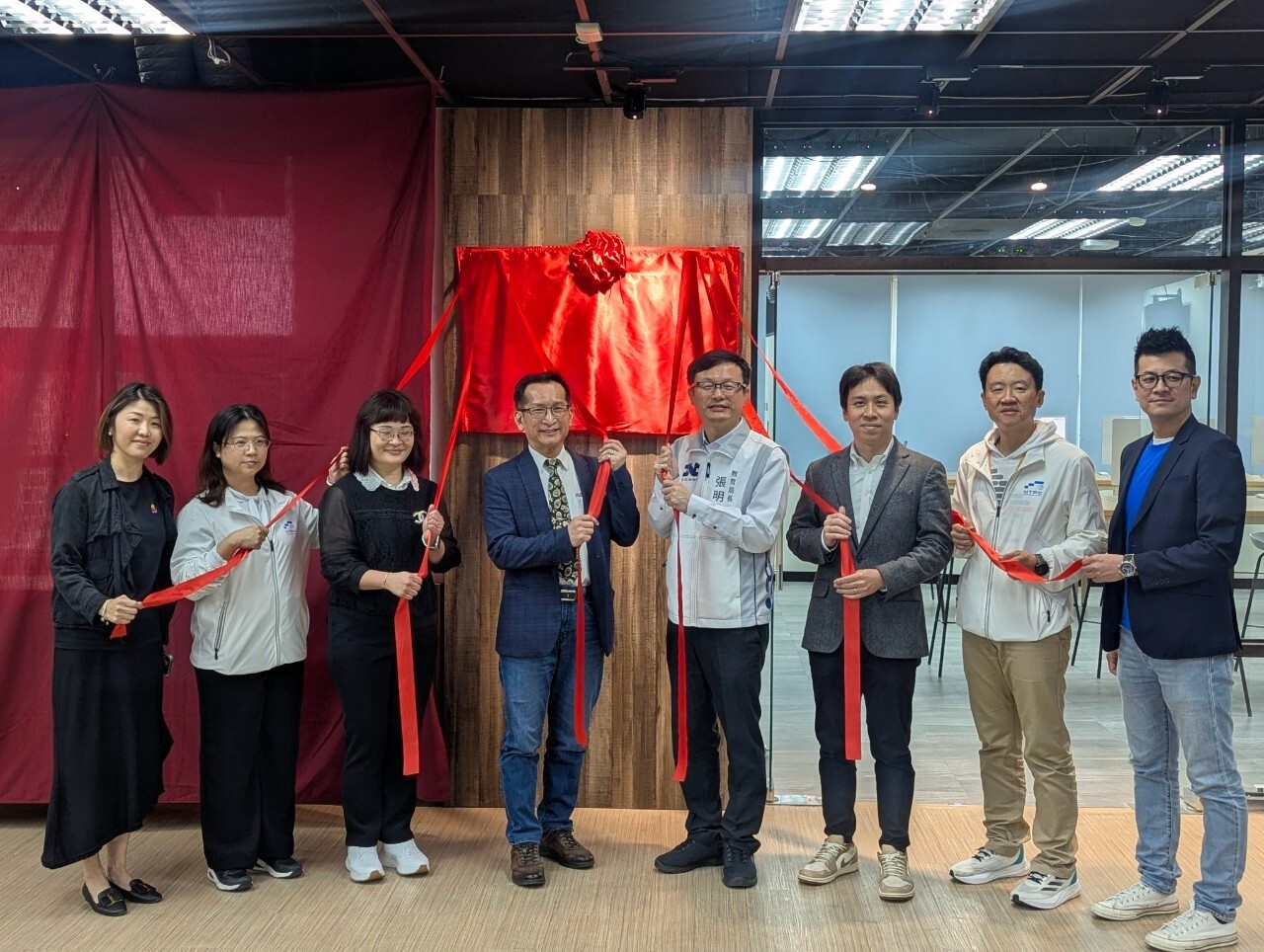 「TeamNT AI基地教室」揭牌儀式