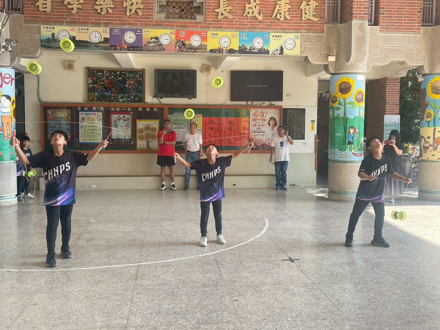 潮和國小扯鈴校隊表演